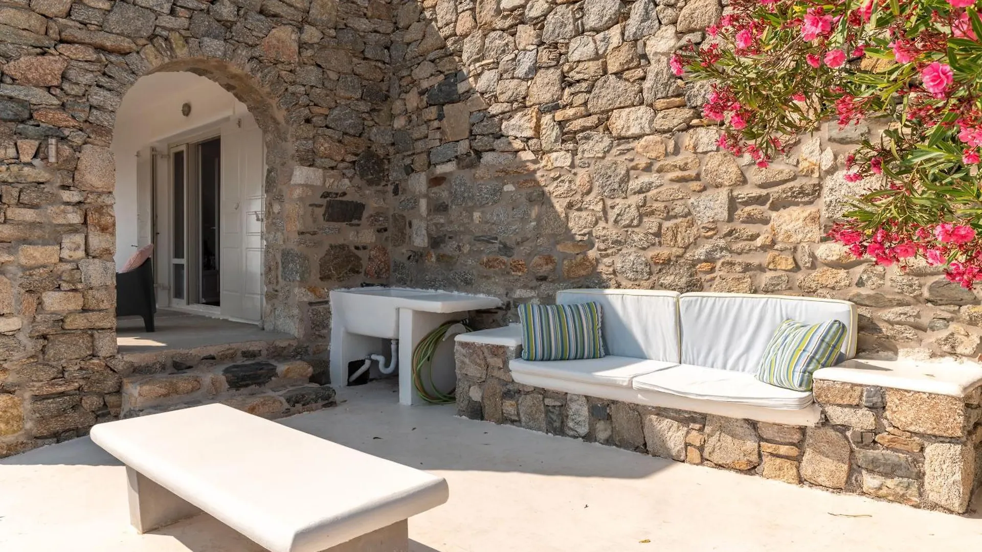 Apartment Milou 1 Fanari